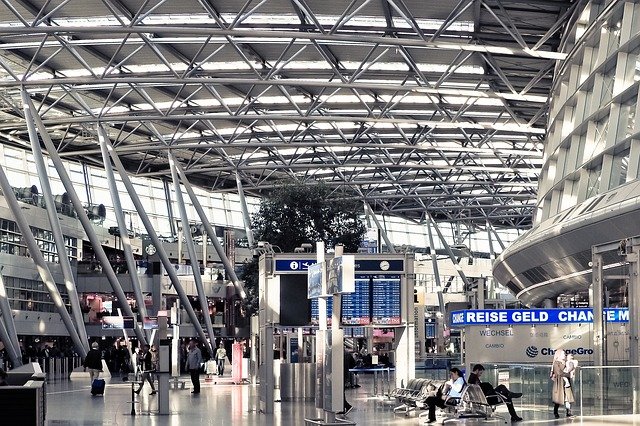 Meškanie alebo zrušenie letu a právo cestujúceho na kompenzáciu
